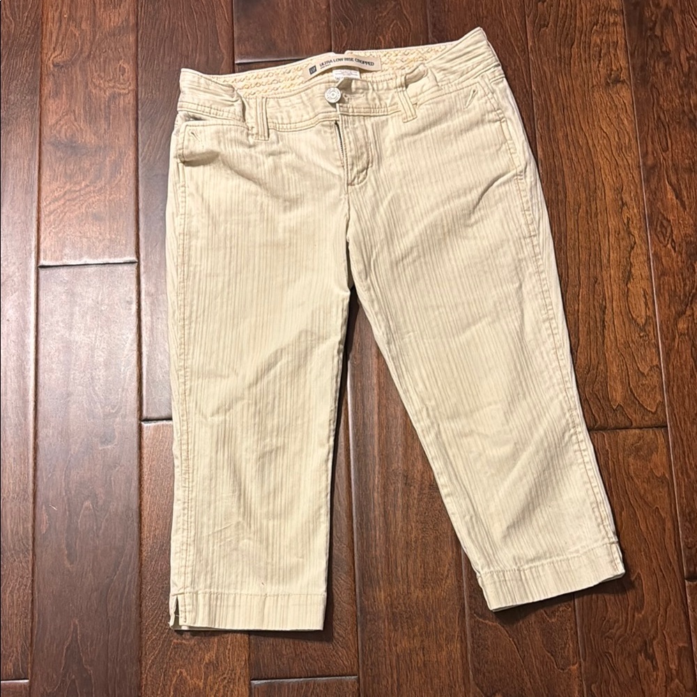 GAP Cream Ankle Cropped Jeans